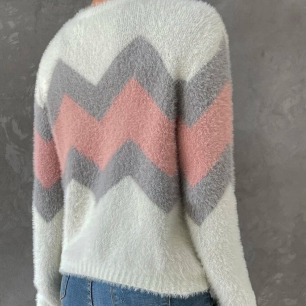 New color block zig zag pattern long sleeve sweater - Picture 2 of 5
